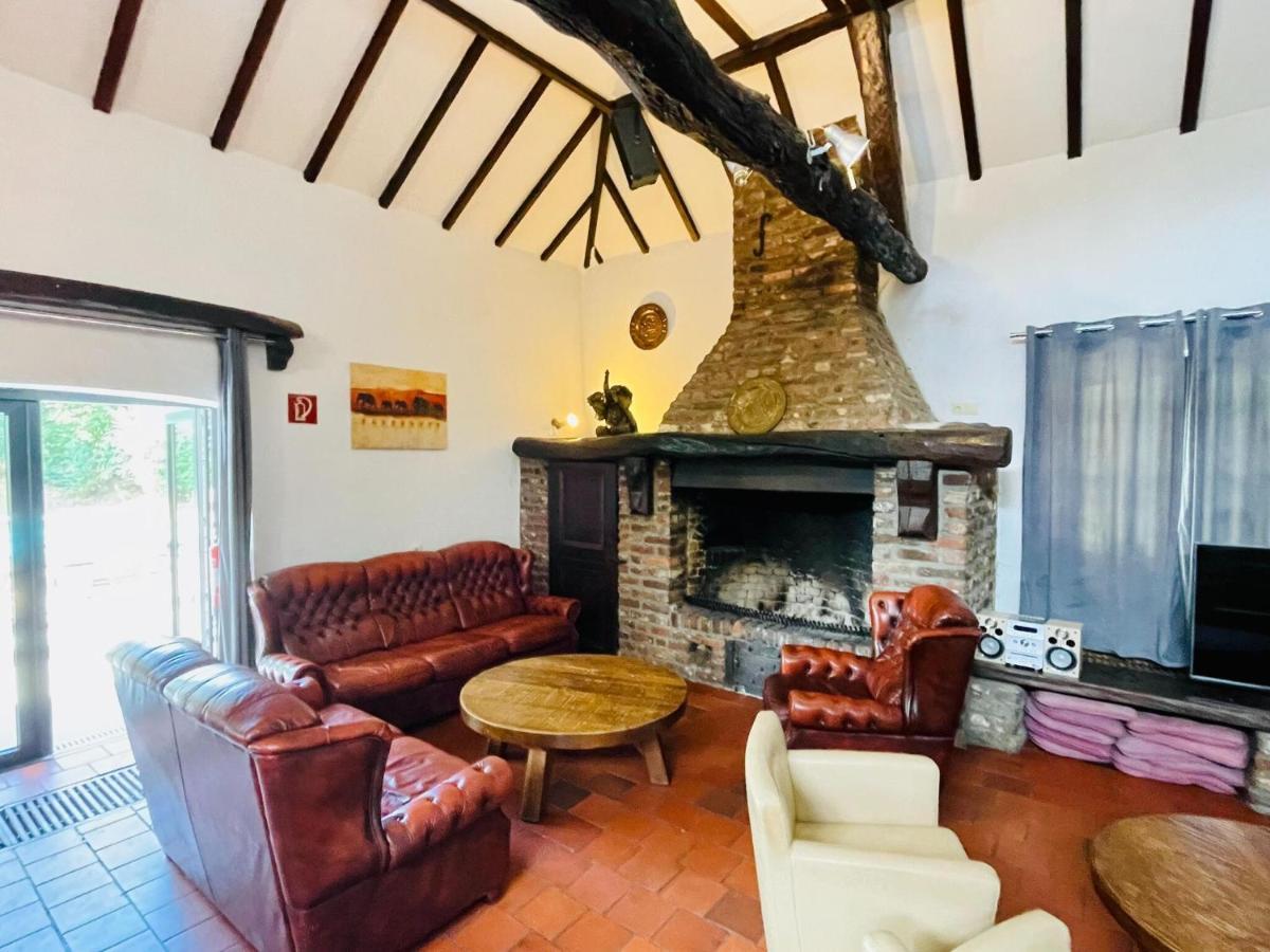 Magnificent Farmhouse In Sint Joost 외부 사진