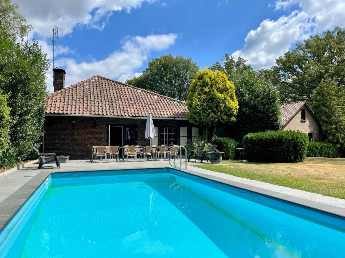Magnificent Farmhouse In Sint Joost 외부 사진
